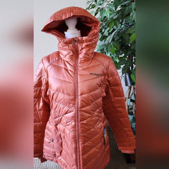 Columbia Jackets & Blazers - Columbia Women's salmon Puffer Jacket